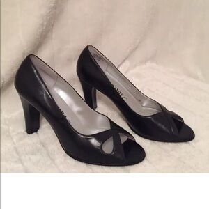 ✨ Sam & Libby Black Leather Peep-Toe Pumps – Size 8.5M